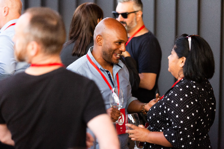 Mid-to-Senior Creative Production-Management Recruitment, Temp Mid-to-Senior Creative Mac-Operator Recruitment, Junior-to-Mid Design-Studio Web-Design Recruitment Australia